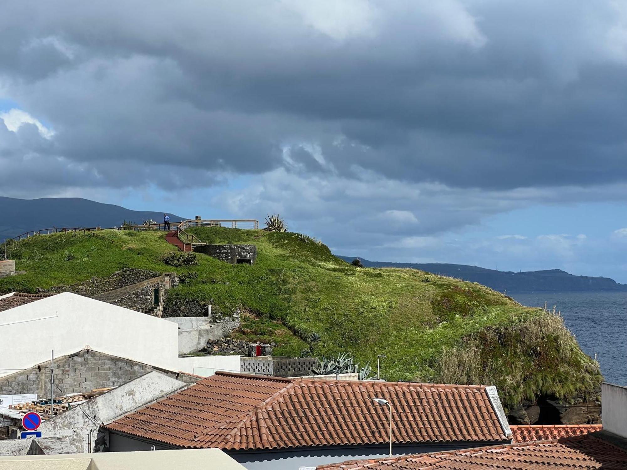 Casa A 2 Minutos A Pe De Piscina Natural Ponta Delgada  Luaran gambar