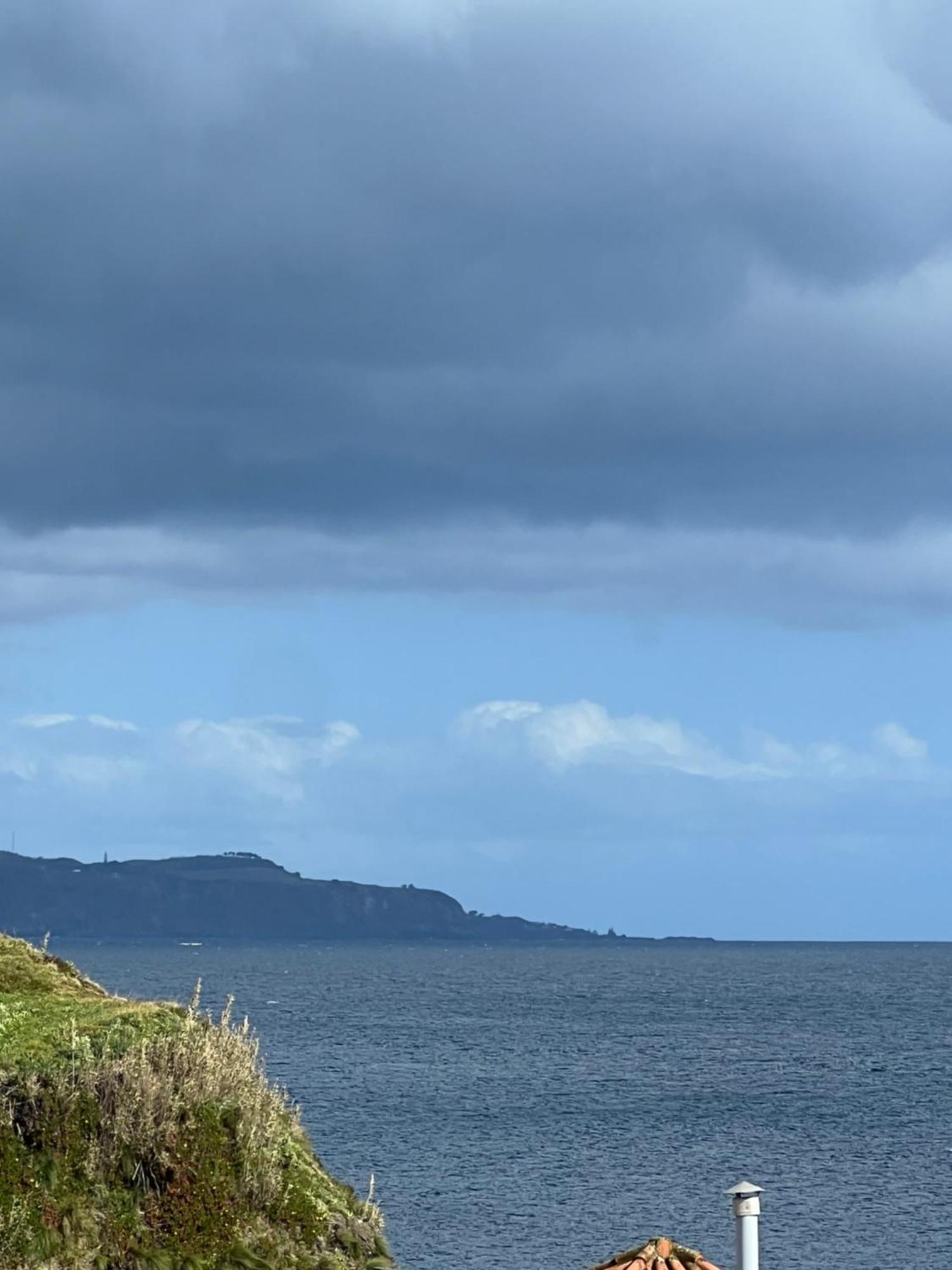 Casa A 2 Minutos A Pe De Piscina Natural Ponta Delgada  Luaran gambar