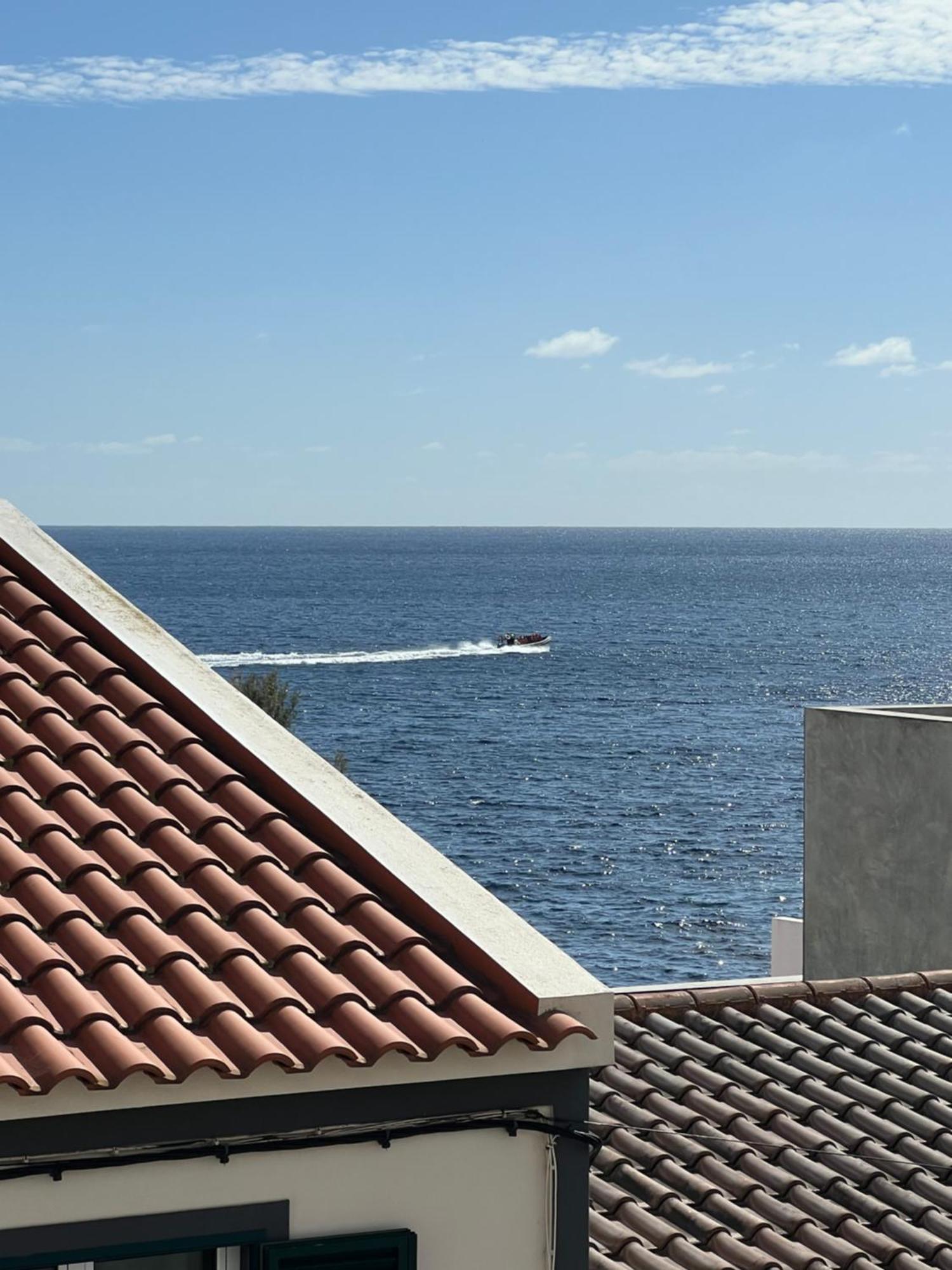Casa A 2 Minutos A Pe De Piscina Natural Ponta Delgada  Luaran gambar