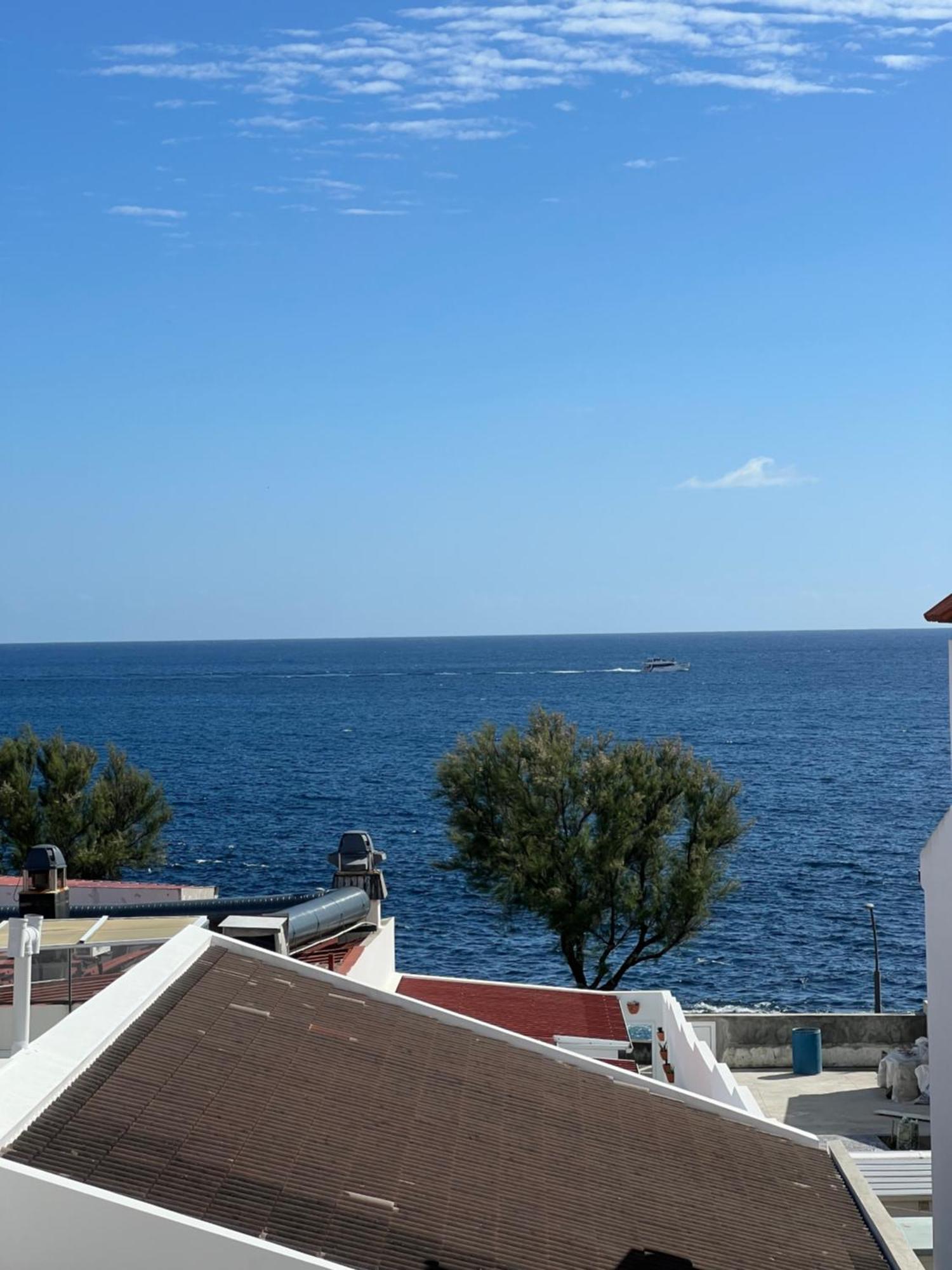 Casa A 2 Minutos A Pe De Piscina Natural Ponta Delgada  Luaran gambar